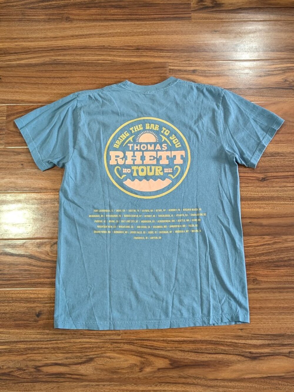 2022 Tour Bring The Bar To You Thomas Rhett Official Merch Blue Shirt Size M Gr - Picture 3 of 9